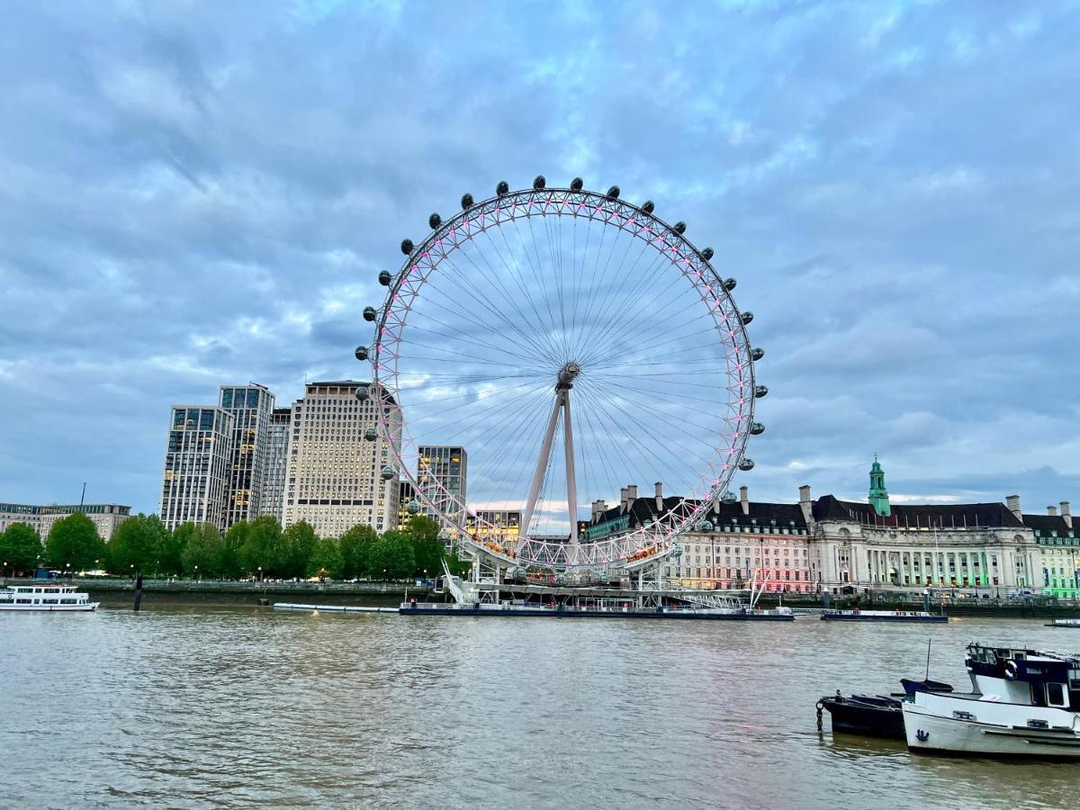 Deluxe Entire Studio Next To London Eye & Trafalgar Square Aparthotel Exteriör bild