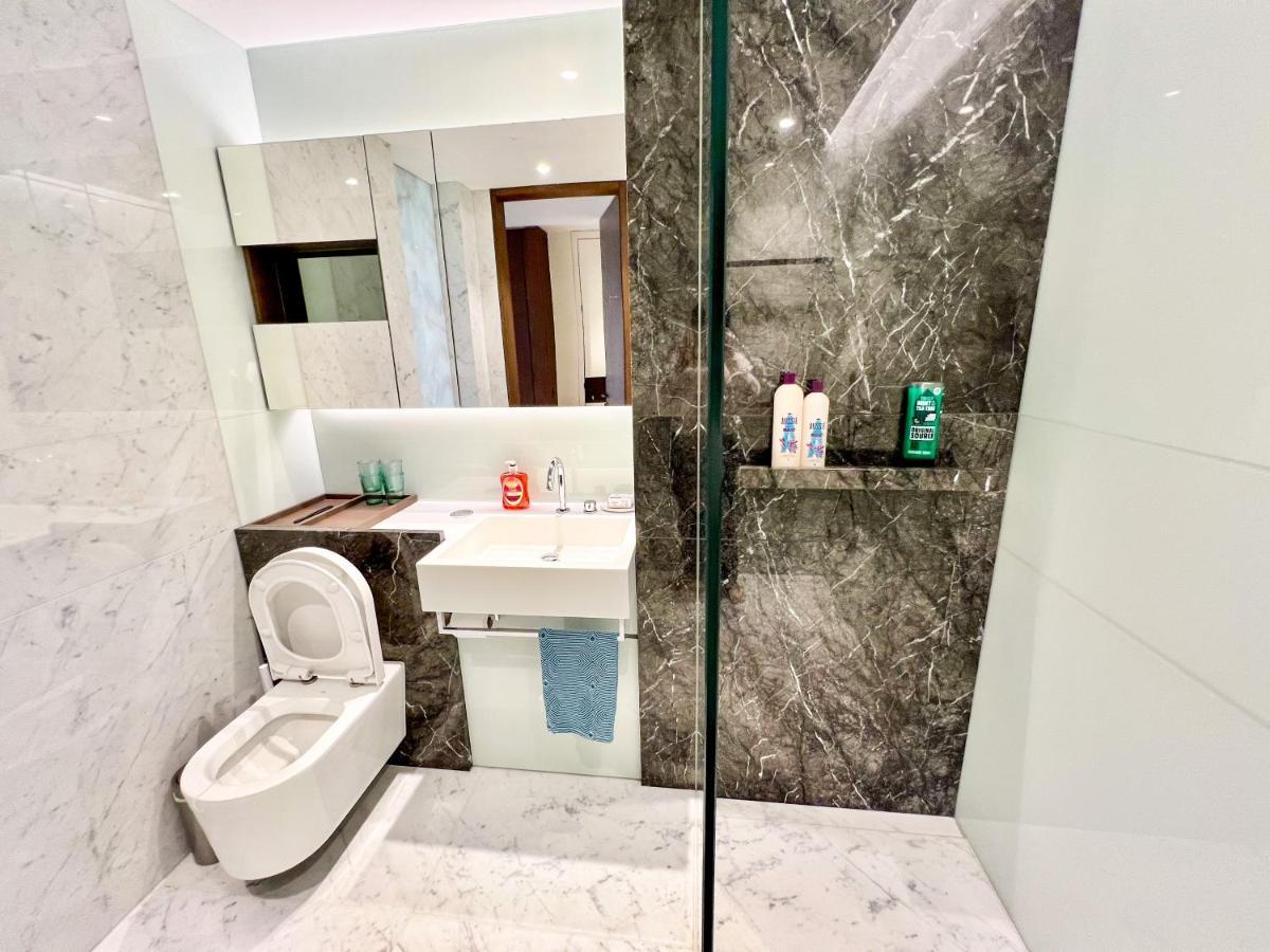 Deluxe Entire Studio Next To London Eye & Trafalgar Square Aparthotel Exteriör bild